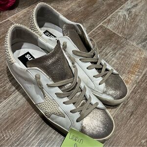 Golden Goose Superstars size 39